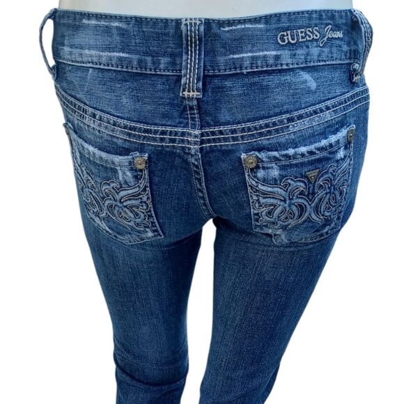 4179....Guess Jeans Daredevil Bootcut Size 26, 27"Inseam 6"Rise - Picture 4 of 6